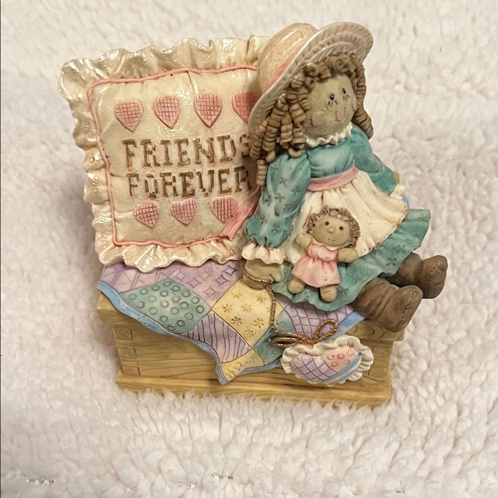 Friends Forever Figurine Music box with Quilt and Doll